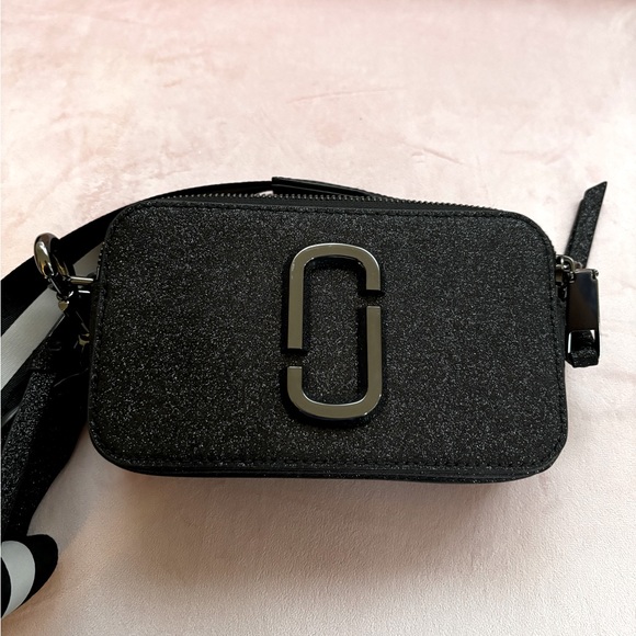 Marc Jacobs Handbags - Marc Jacobs Snapshot Bag
